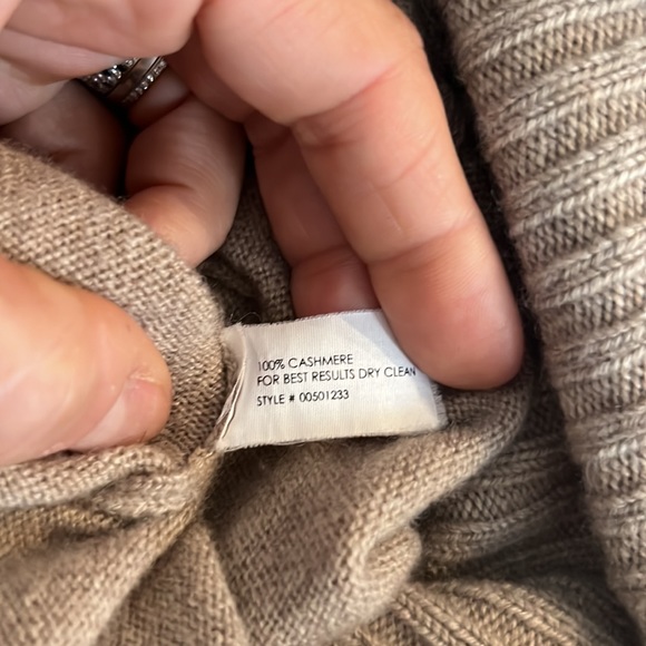 Club Monaco Italian Cashmere Open Front Cardigan in Oatmeal Size Medium - Picture 13 of 13